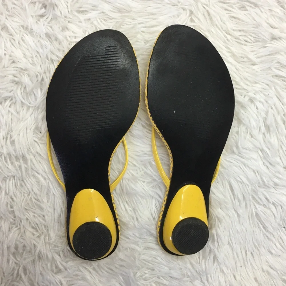 Missy Yellow Thong Sandals with Crystal Hearts size 8.5